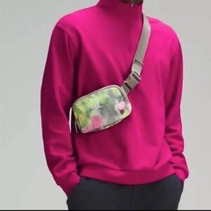 Lululemon Everywhere Belt Bag 1L- Hyper Dye Multi/Rover